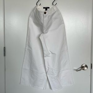 White, light-weight, cropped, straight leg pants | size S